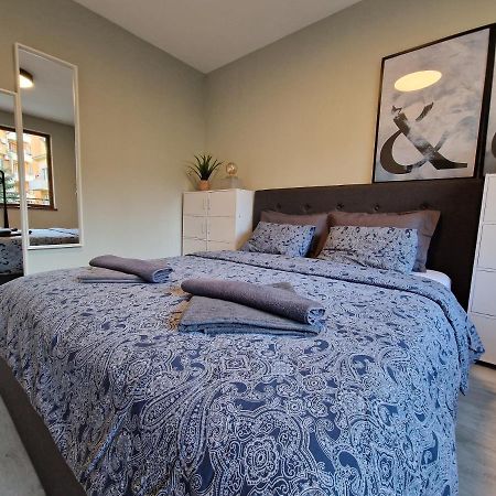 Marsselis Luxe Port Apartment Varna Bagian luar foto