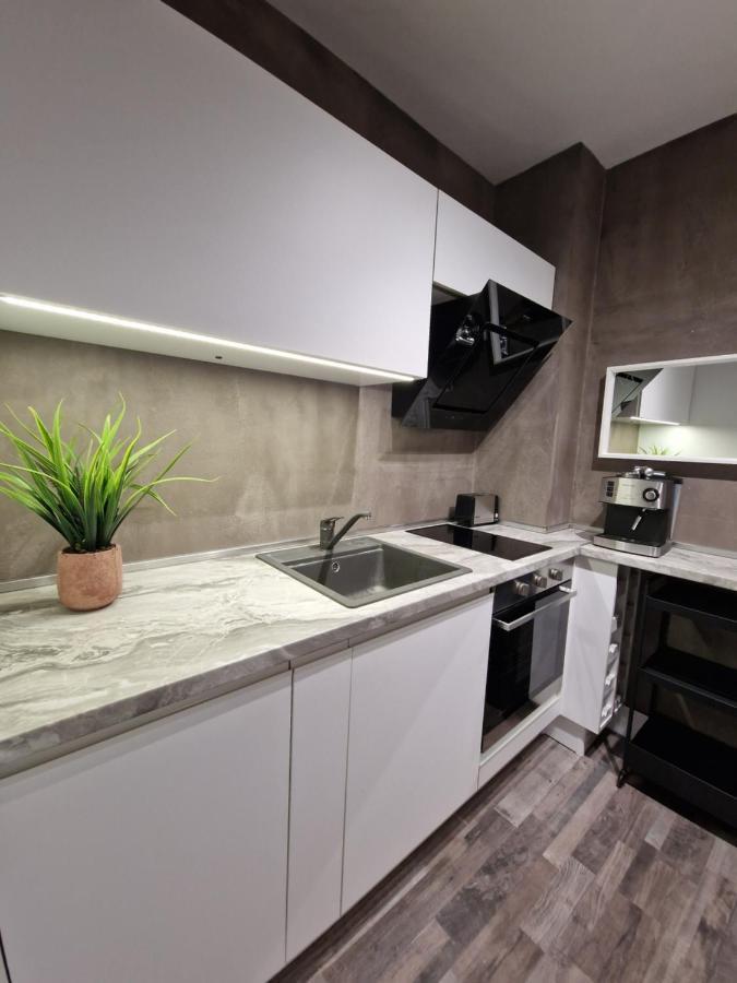 Marsselis Luxe Port Apartment Varna Bagian luar foto