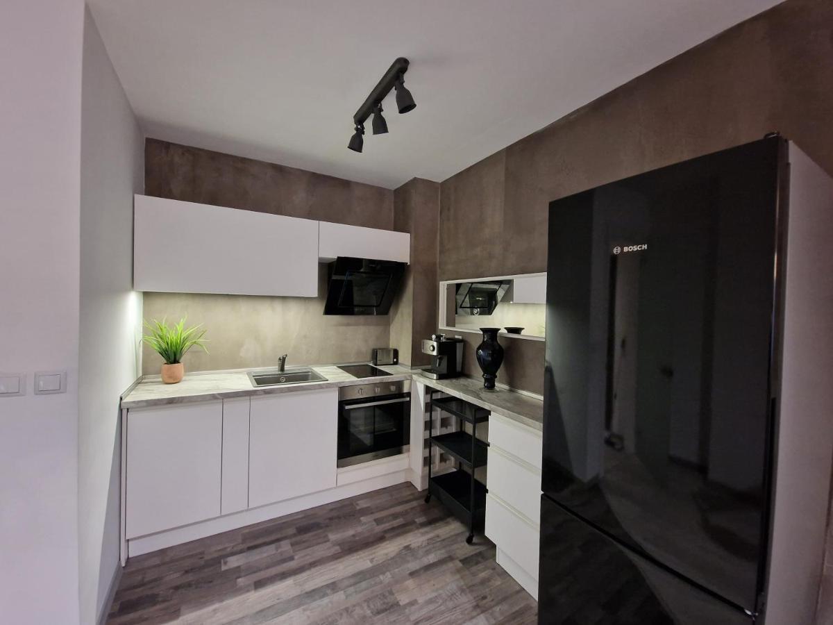 Marsselis Luxe Port Apartment Varna Bagian luar foto